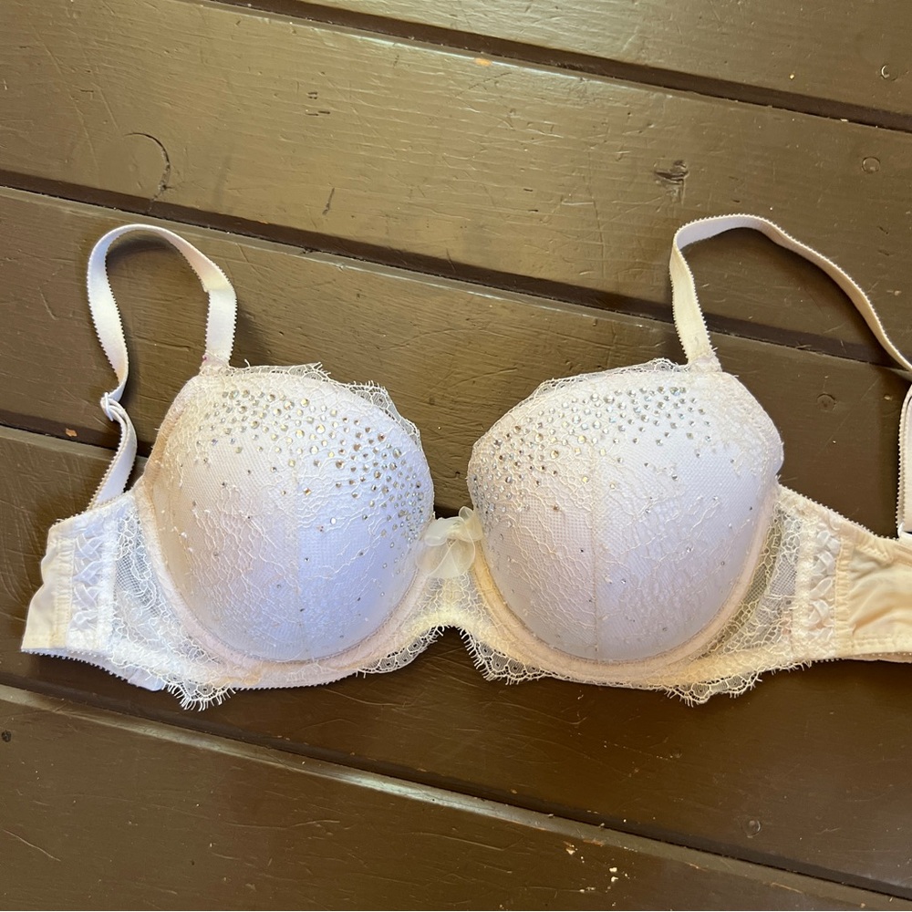 Victoria's Secret Rhinestone Embellished Sparkle White Bra 32DDD